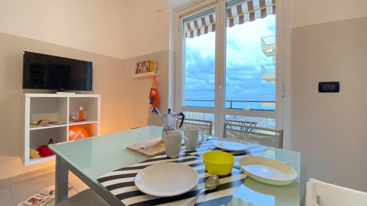 Babyaccommodation Family Experience IV Pietra Ligure Exterior foto